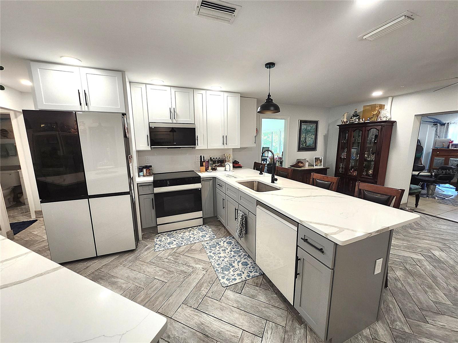112 Antilla Rd, North Port, FL 34287 — photo 9 of 67