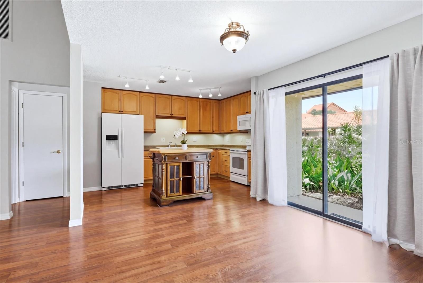 6628 Draw Ln #122, Sarasota, FL 34238 — photo 10 of 40