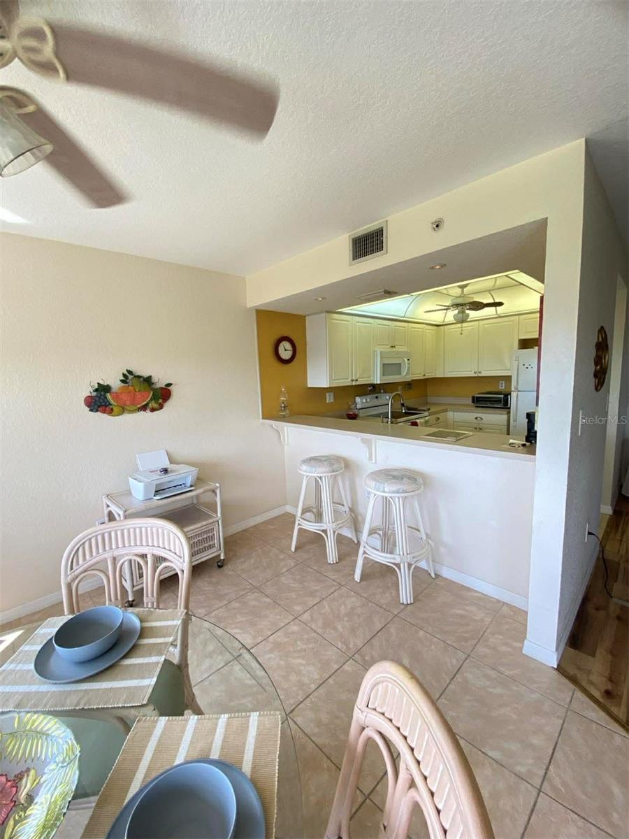 Breakfast bar