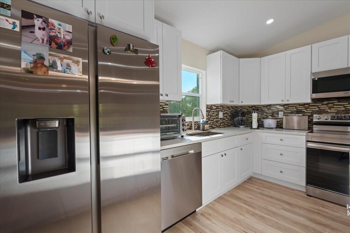 2405 Vancouver Ln, North Port, FL 34286 — photo 11 of 32