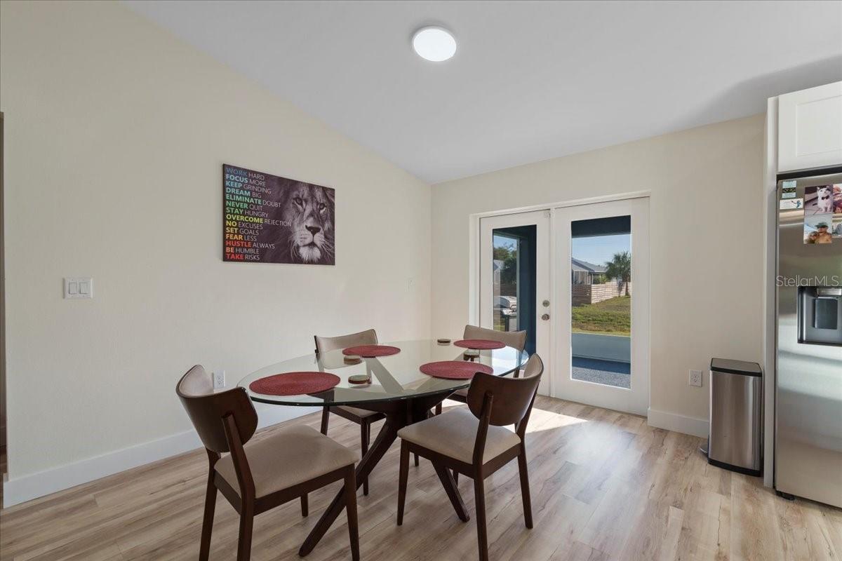 2405 Vancouver Ln, North Port, FL 34286 — photo 12 of 32