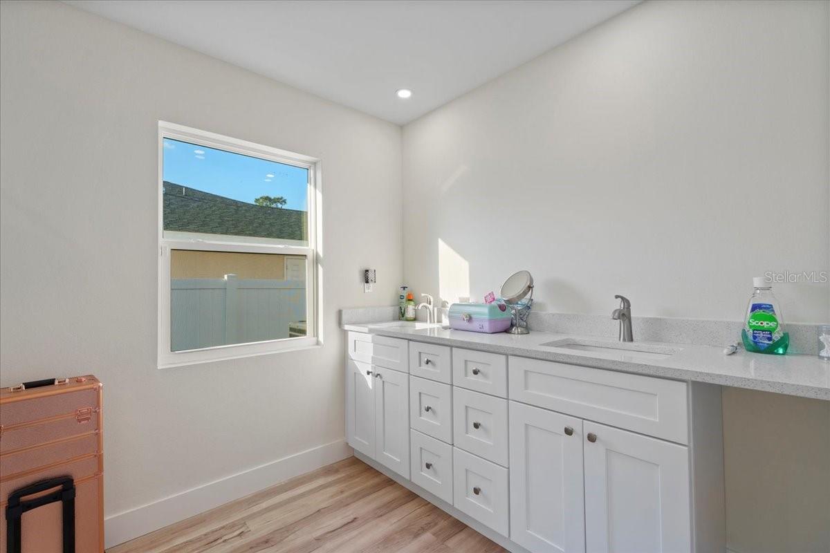 2405 Vancouver Ln, North Port, FL 34286 — photo 18 of 32