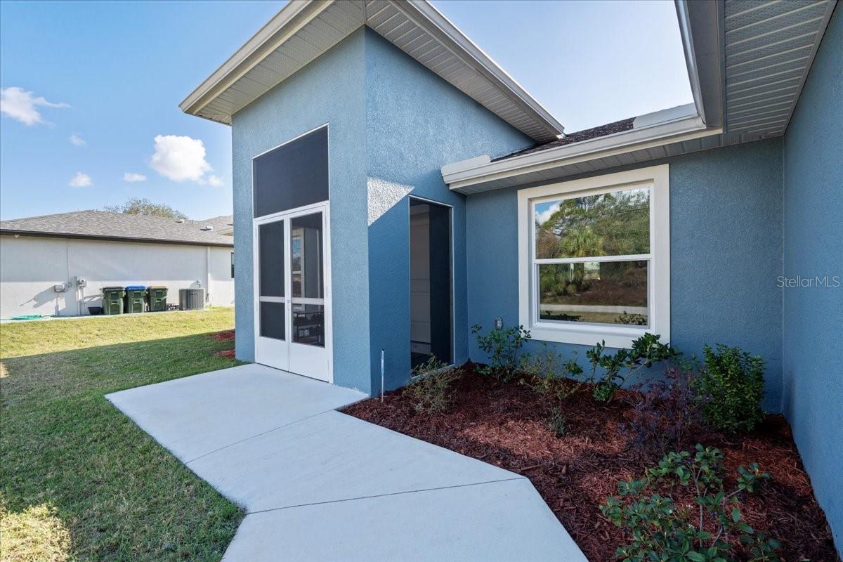 2405 Vancouver Ln, North Port, FL 34286 — photo 3 of 32
