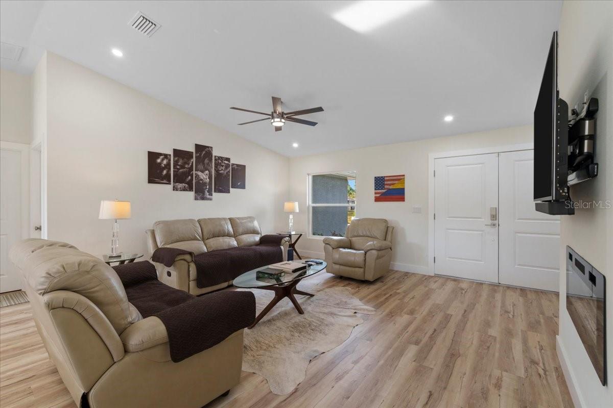 2405 Vancouver Ln, North Port, FL 34286 — photo 7 of 32