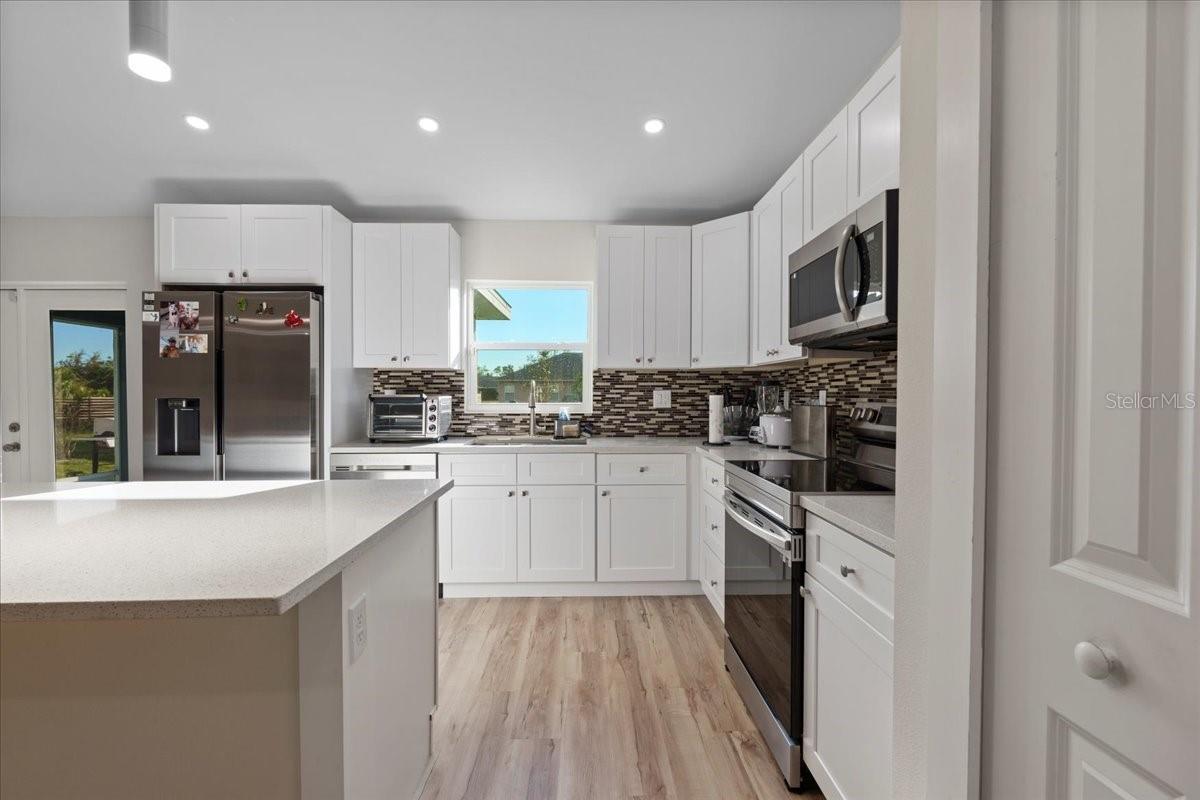 2405 Vancouver Ln, North Port, FL 34286 — photo 9 of 32