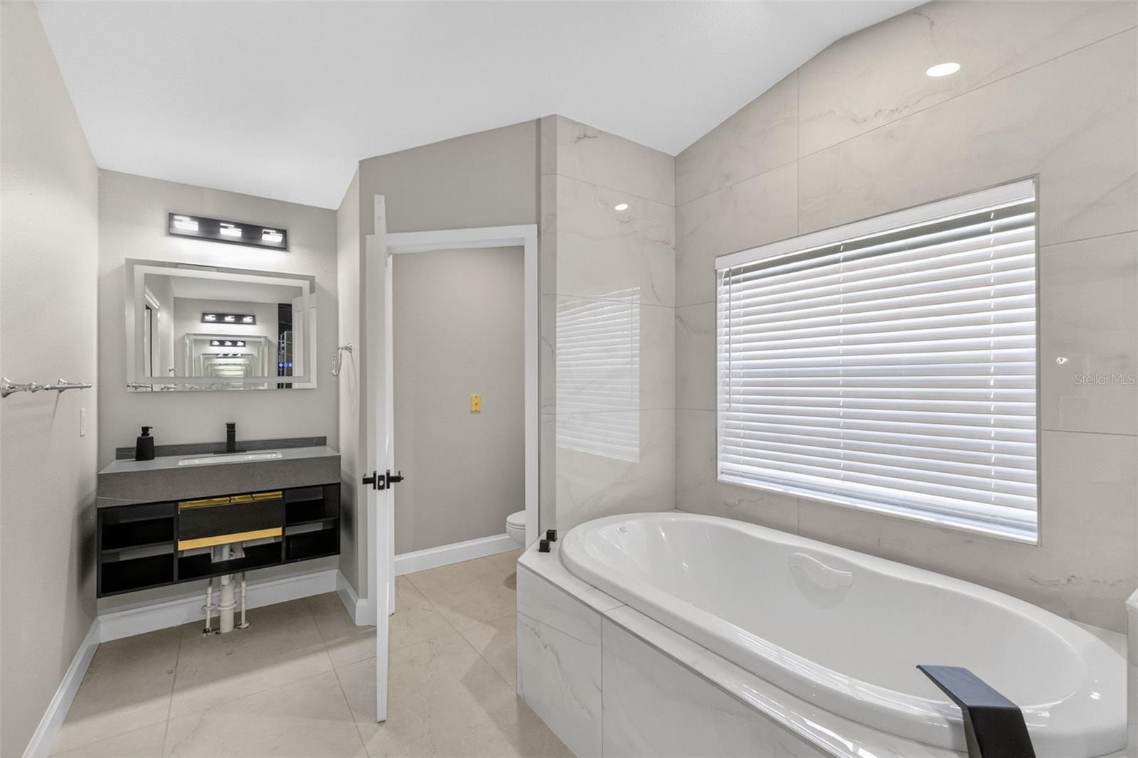 5073 Higel Ave, Sarasota, FL 34242 — photo 18 of 50