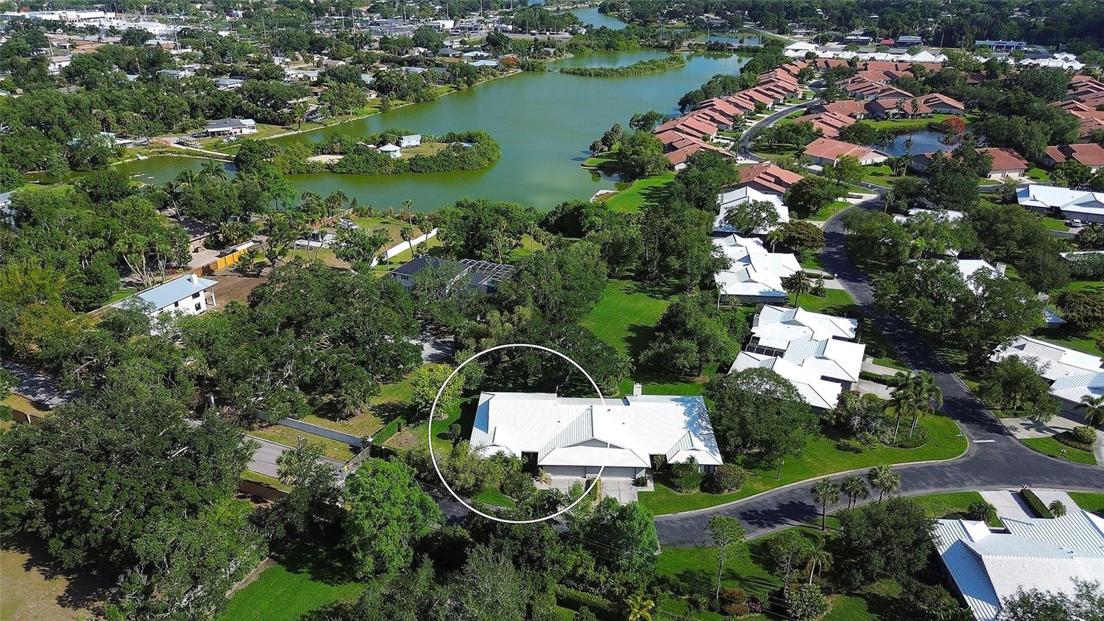 3825 Wilshire Cir #1, Sarasota, FL 34238 — photo 30 of 37