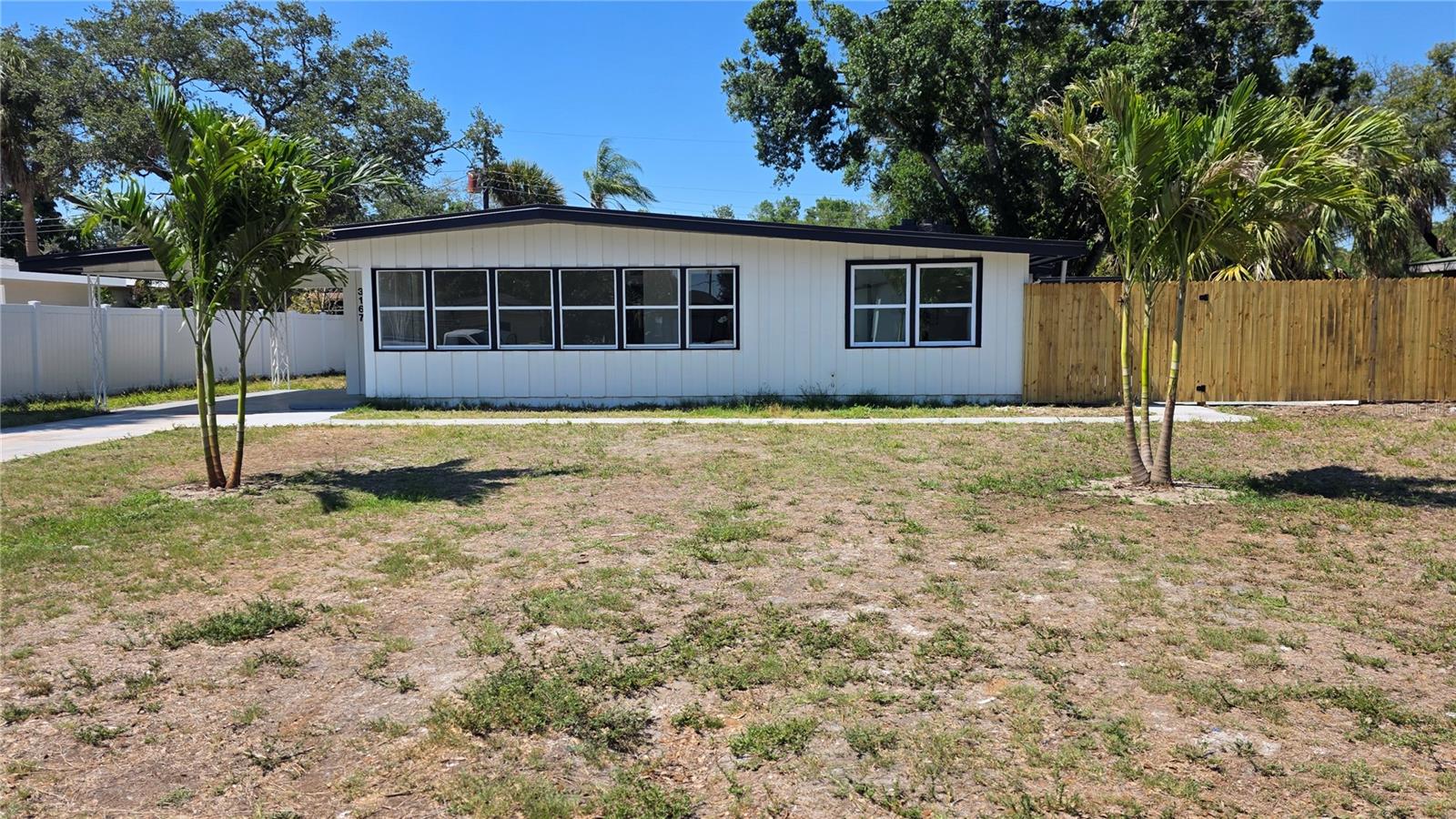 3167 Irving St, Sarasota, FL 34237 — photo 1 of 28