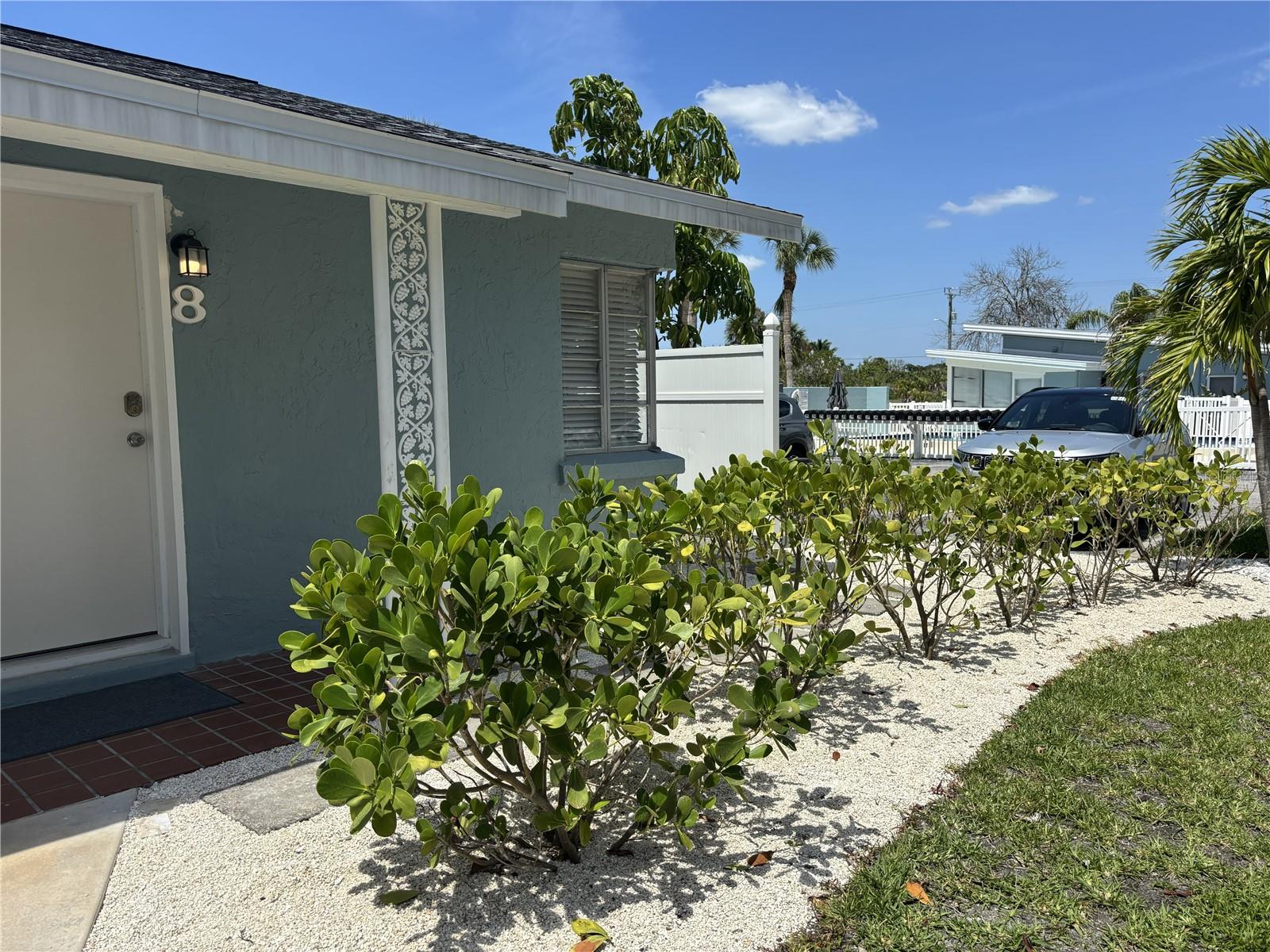 170 Roosevelt Dr #8, Sarasota, FL 34236 — photo 2 of 23