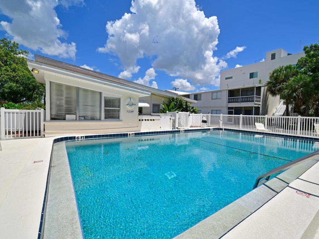 170 Roosevelt Dr #8, Sarasota, FL 34236 — photo 15 of 23