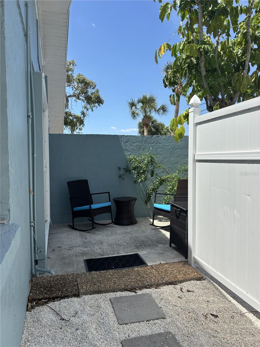 170 Roosevelt Dr #8, Sarasota, FL 34236 — photo 4 of 23