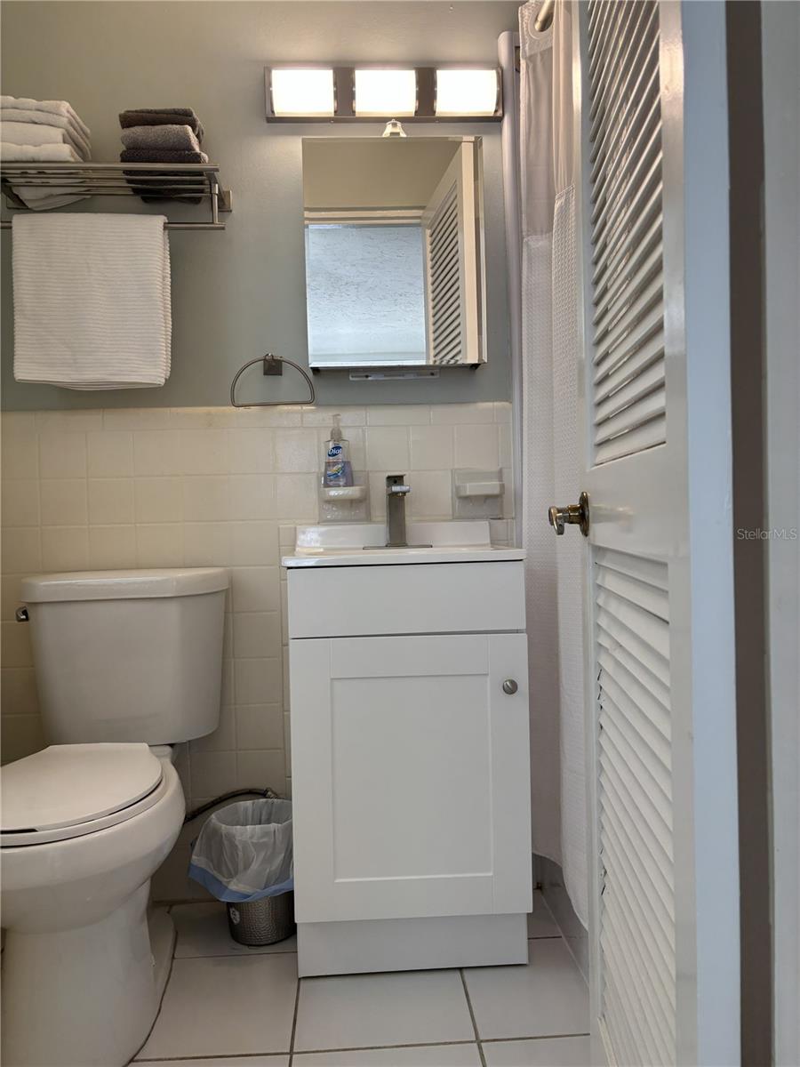 170 Roosevelt Dr #8, Sarasota, FL 34236 — photo 6 of 23