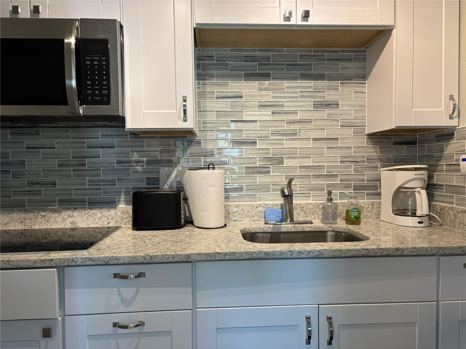 170 Roosevelt Dr #8, Sarasota, FL 34236 — photo 8 of 23