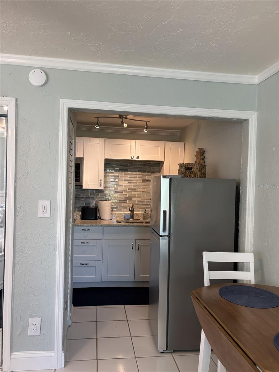 170 Roosevelt Dr #8, Sarasota, FL 34236 — photo 9 of 23