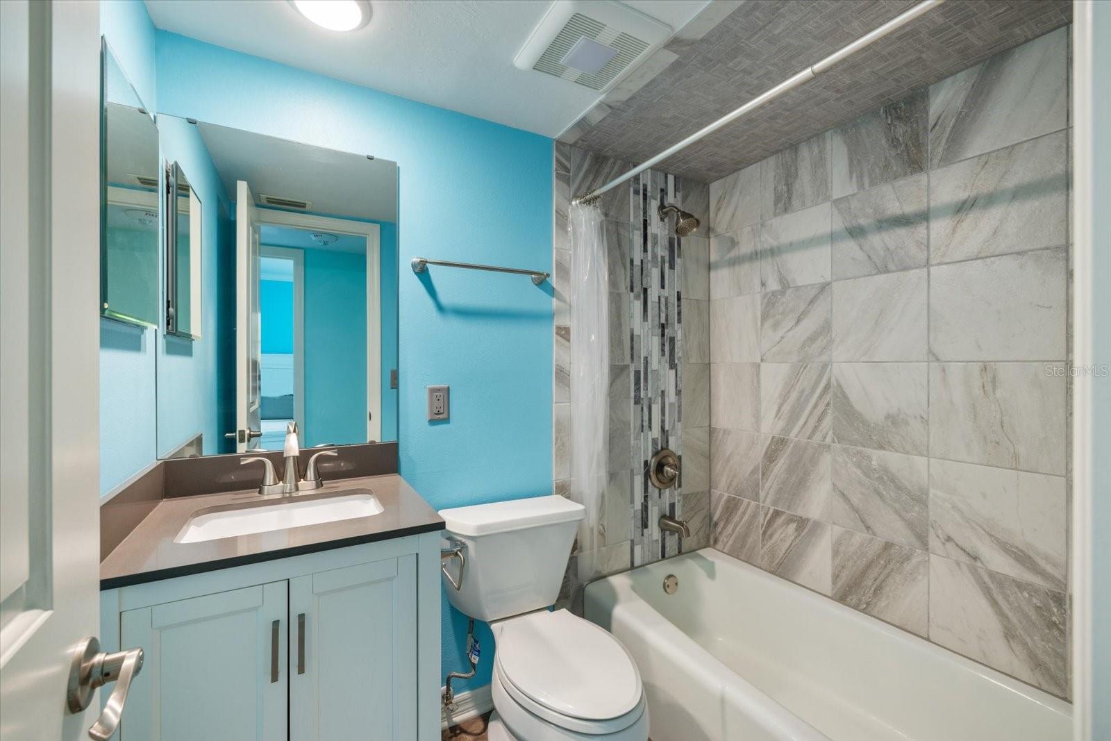 116 Vista Hermosa Cir #204C, Sarasota, FL 34242 — photo 17 of 88