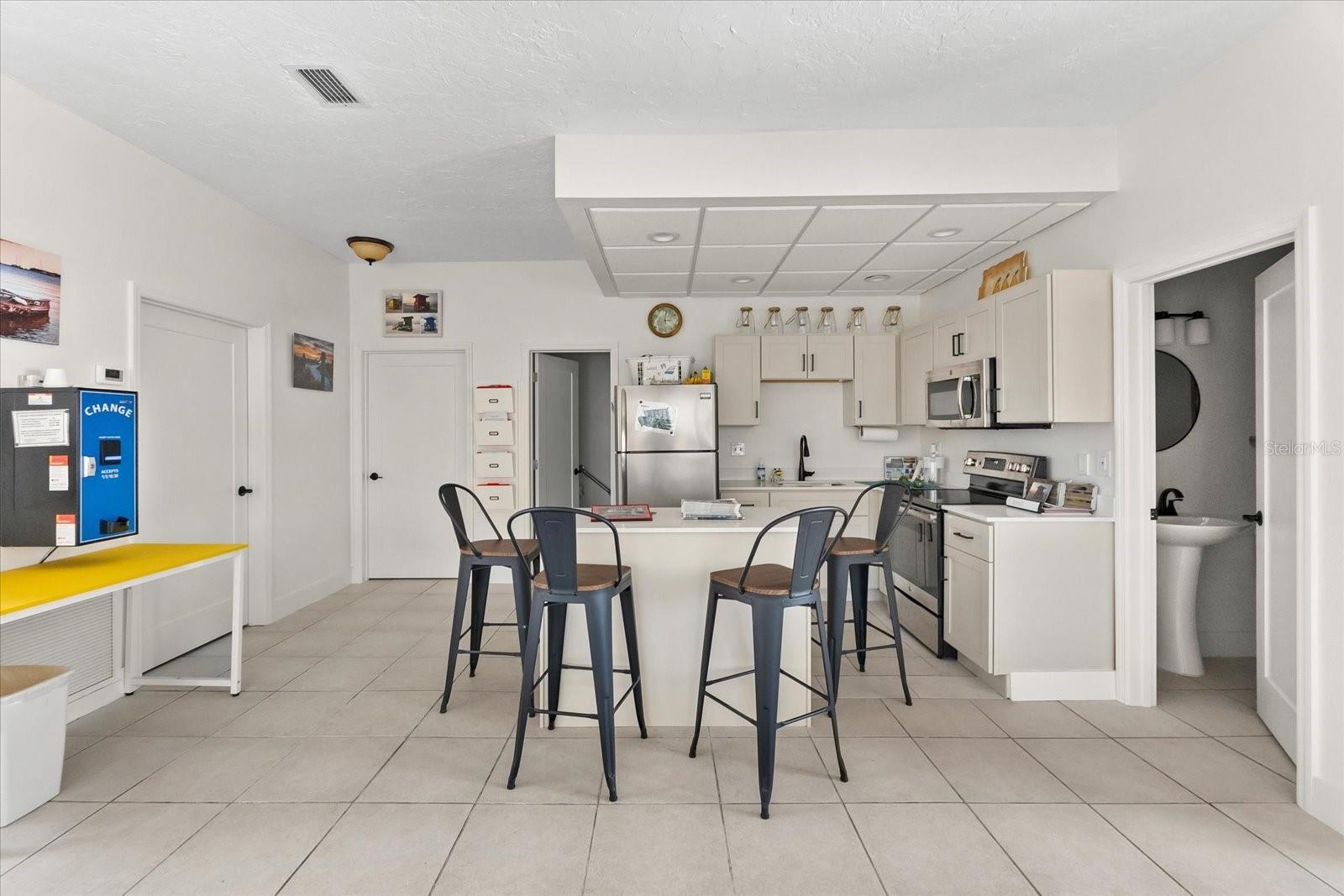116 Vista Hermosa Cir #204C, Sarasota, FL 34242 — photo 59 of 88