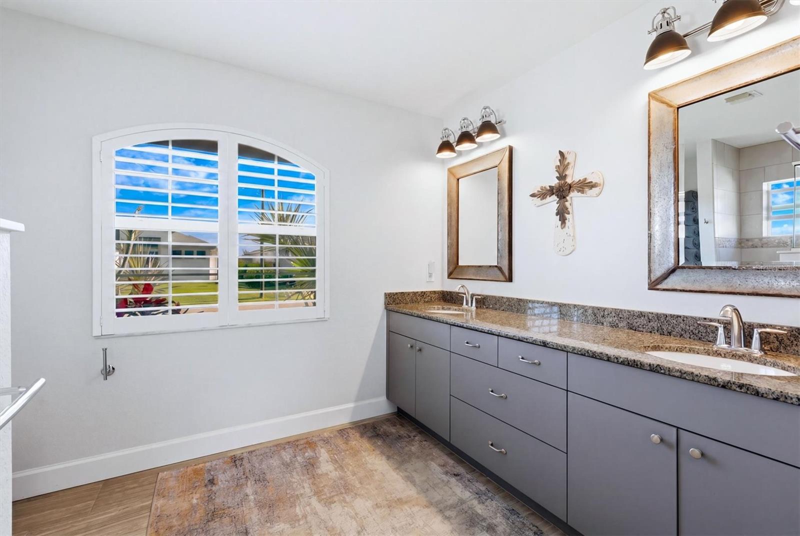 Main bathroom