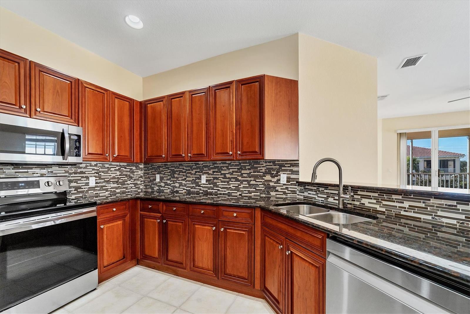 240 W End Dr #923, Punta Gorda, FL 33950 — photo 10 of 36