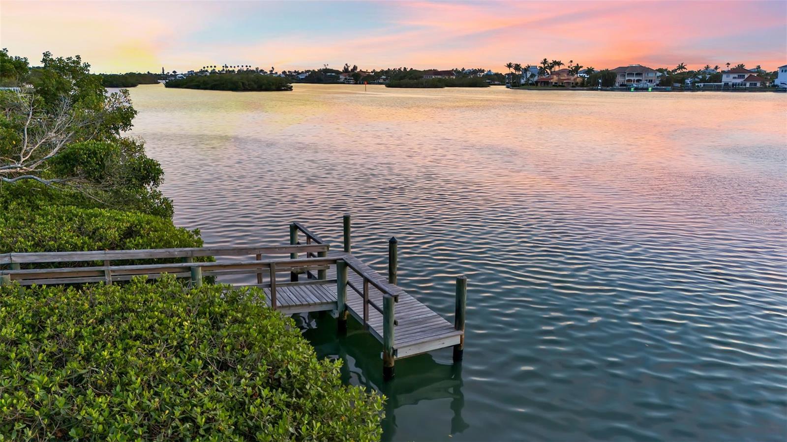 612 Laurel Rd W, Nokomis, FL 34275 — photo 13 of 96