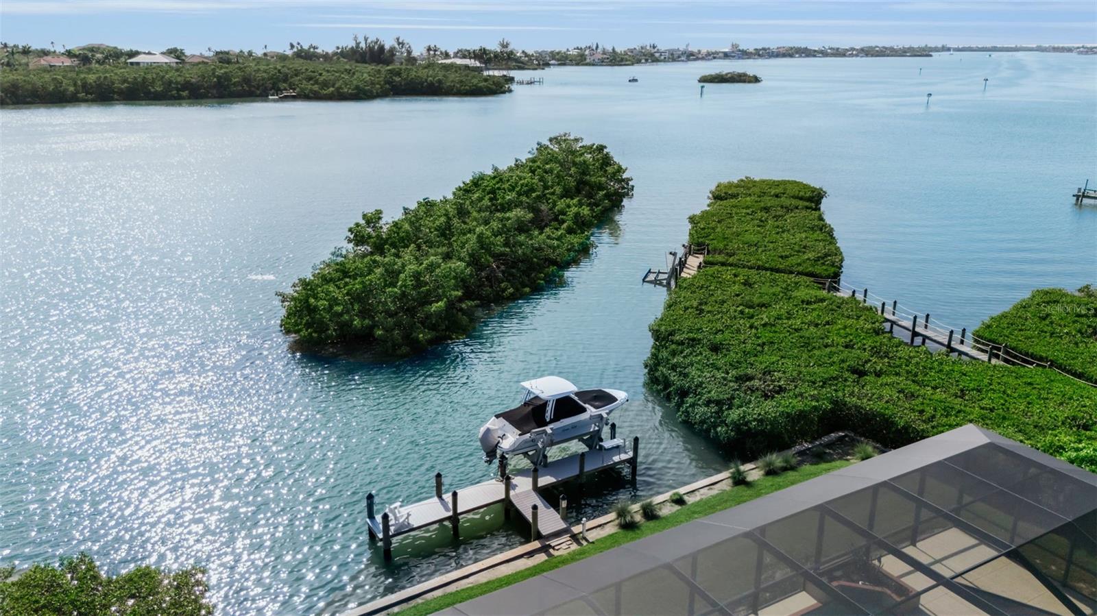 612 Laurel Rd W, Nokomis, FL 34275 — photo 17 of 96