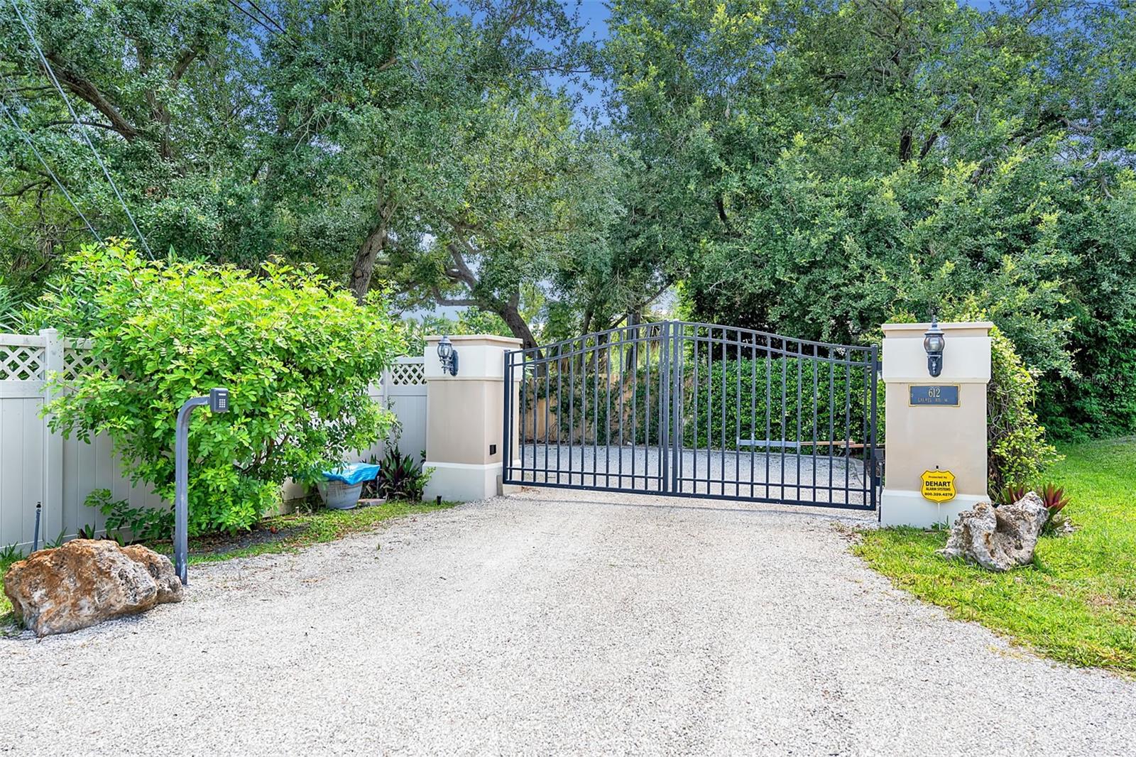 612 Laurel Rd W, Nokomis, FL 34275 — photo 19 of 96