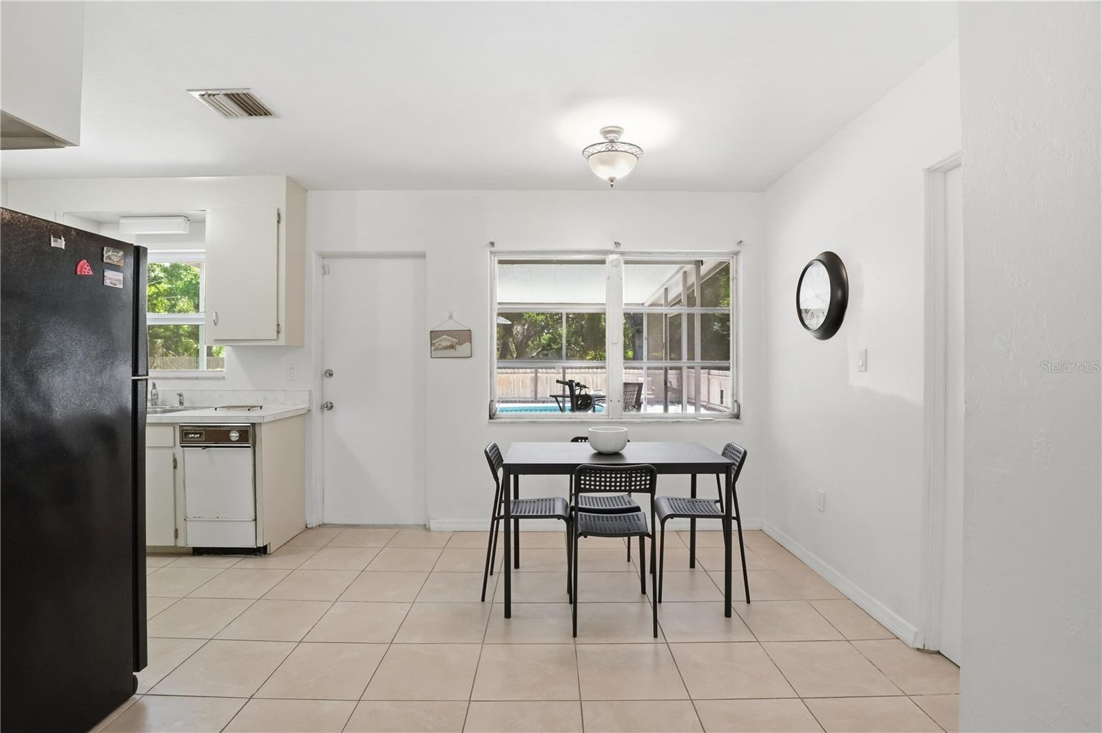 73 Saint Lucie Ave, Sarasota, FL 34232 — photo 9 of 24