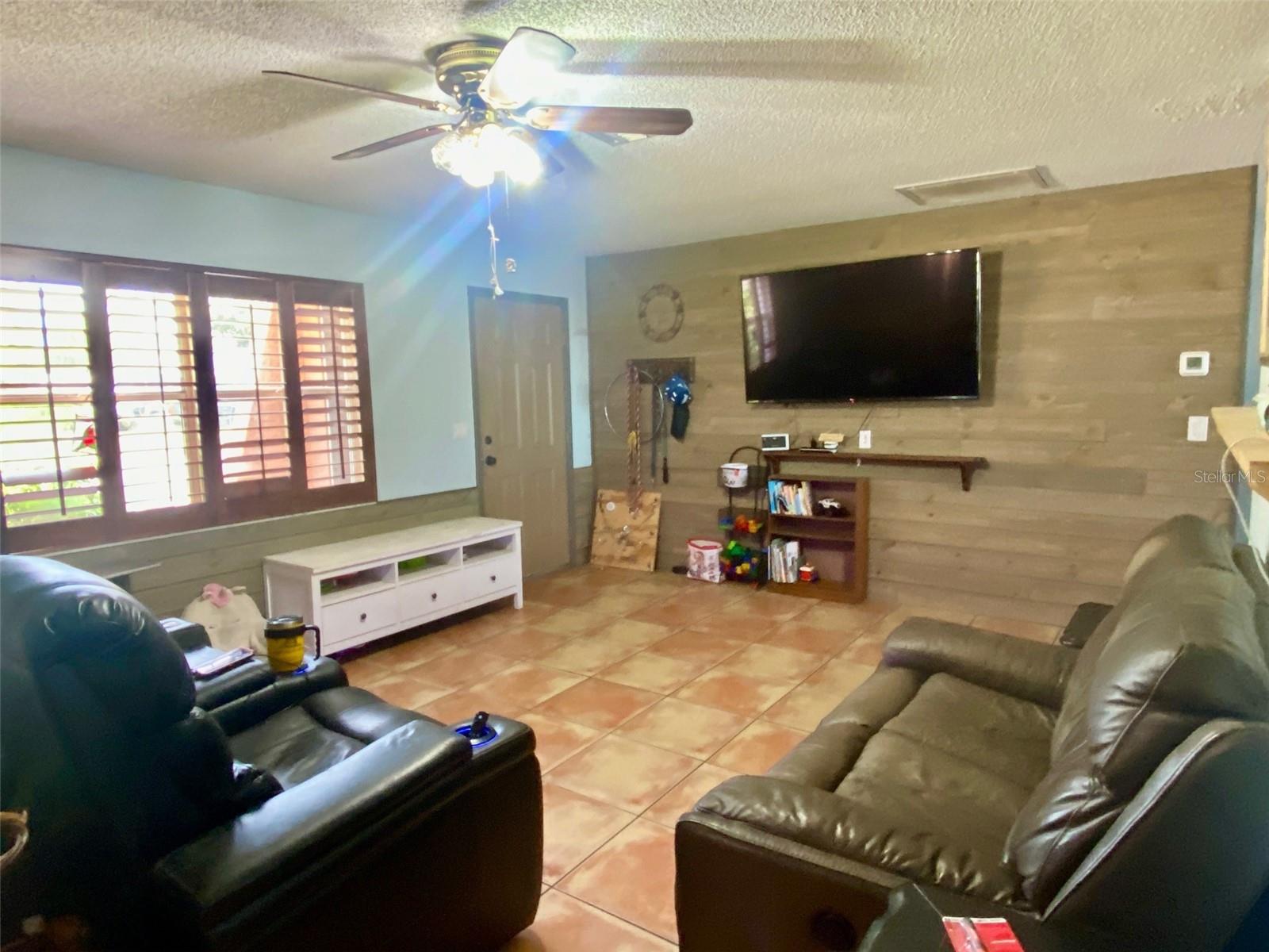 132 Rutgers Rd, Venice, FL 34293 — photo 2 of 19