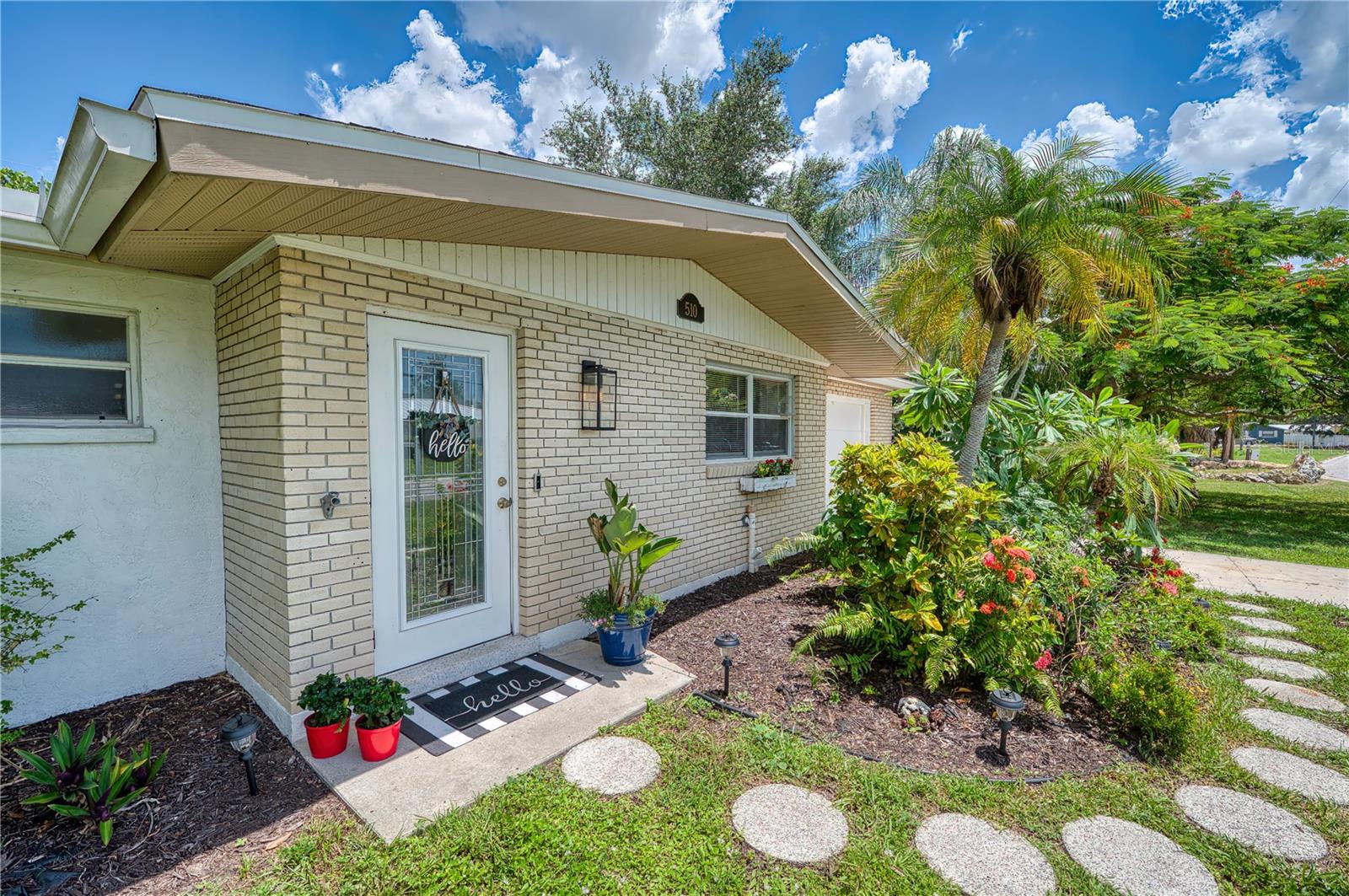 510 Dona Dr, Nokomis, FL 34275 — photo 3 of 32