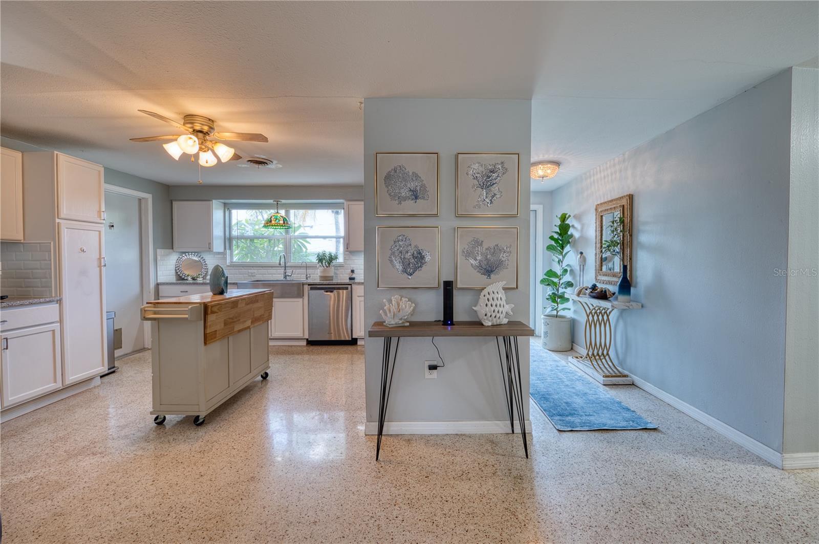 510 Dona Dr, Nokomis, FL 34275 — photo 6 of 32
