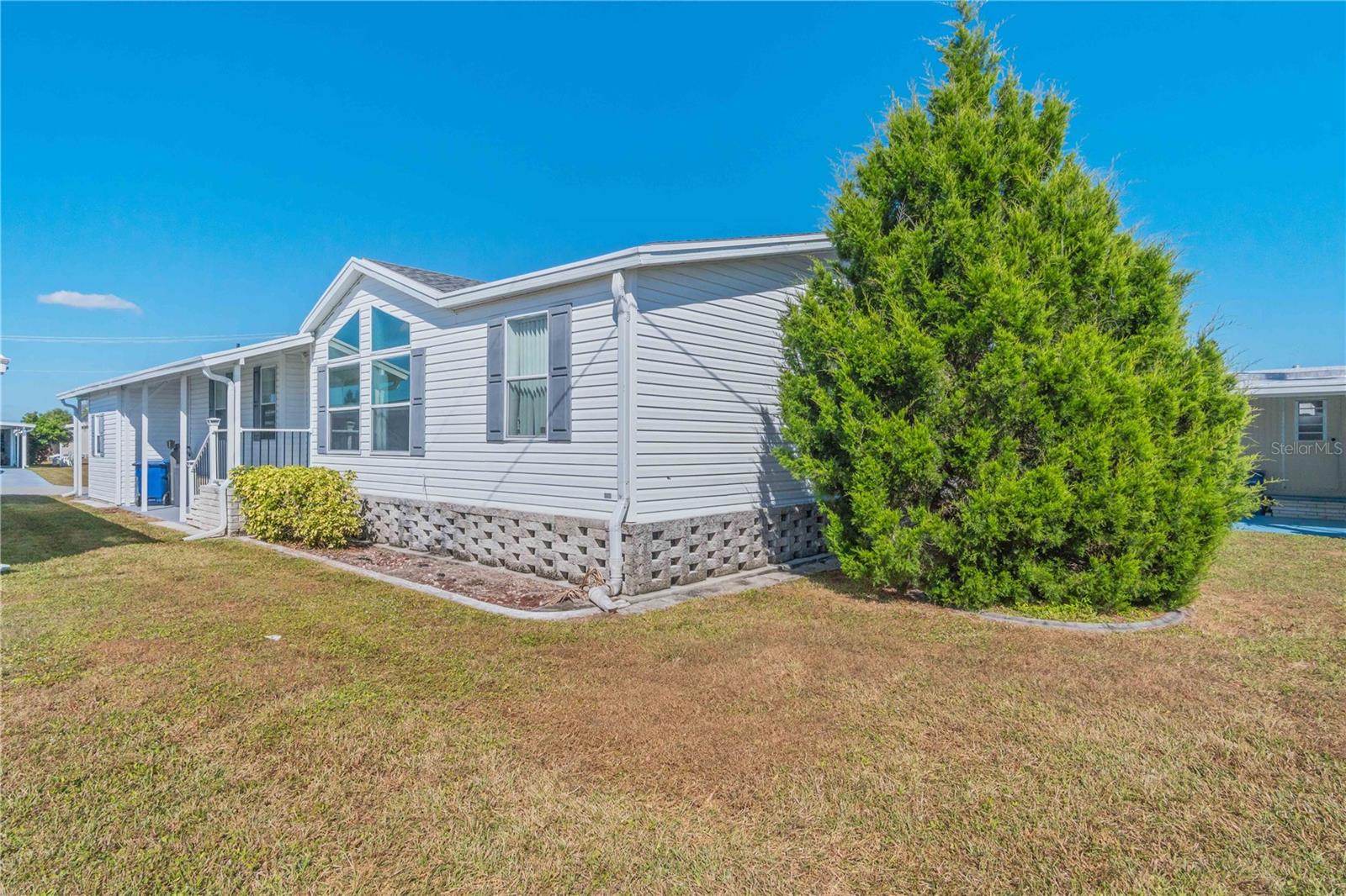 527 Fleetwood St, North Port, FL 34287 — photo 7 of 70