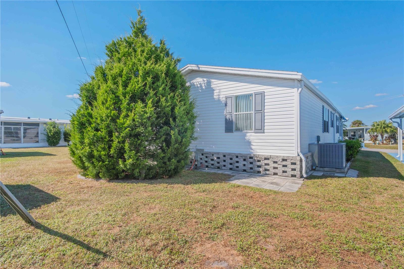 527 Fleetwood St, North Port, FL 34287 — photo 8 of 70