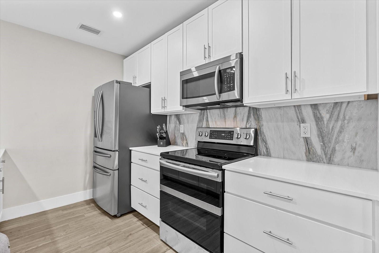 332 Cocoanut Ave #302, Sarasota, FL 34236 — photo 11 of 32