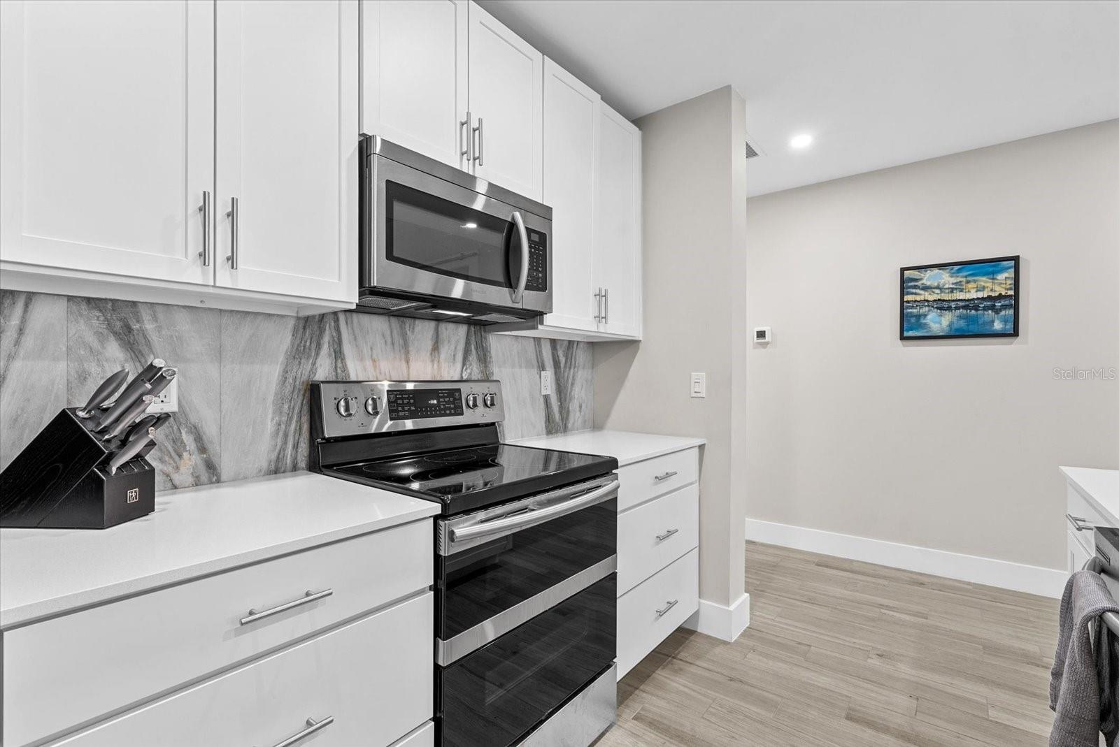 332 Cocoanut Ave #302, Sarasota, FL 34236 — photo 12 of 32