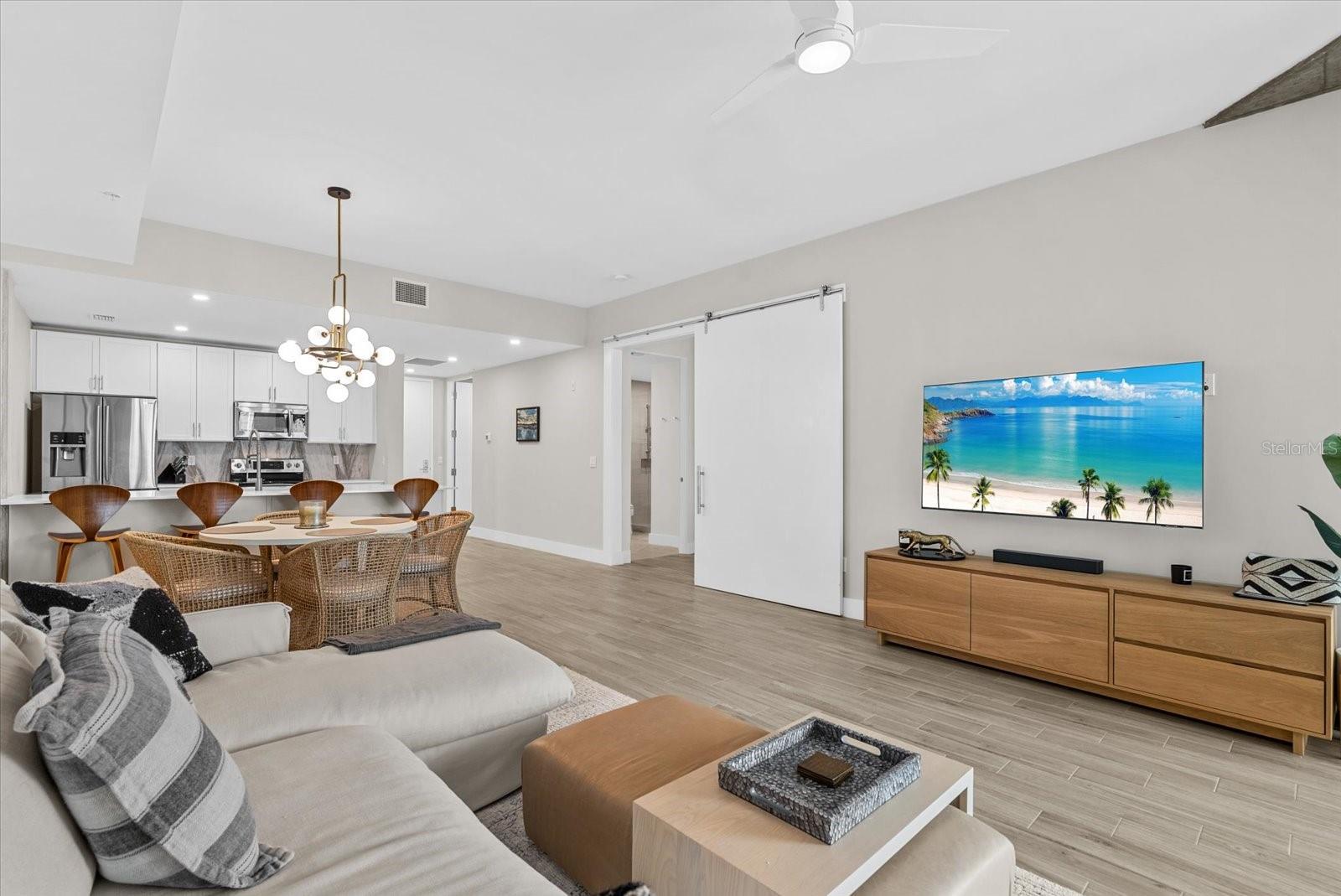 332 Cocoanut Ave #302, Sarasota, FL 34236 — photo 4 of 32