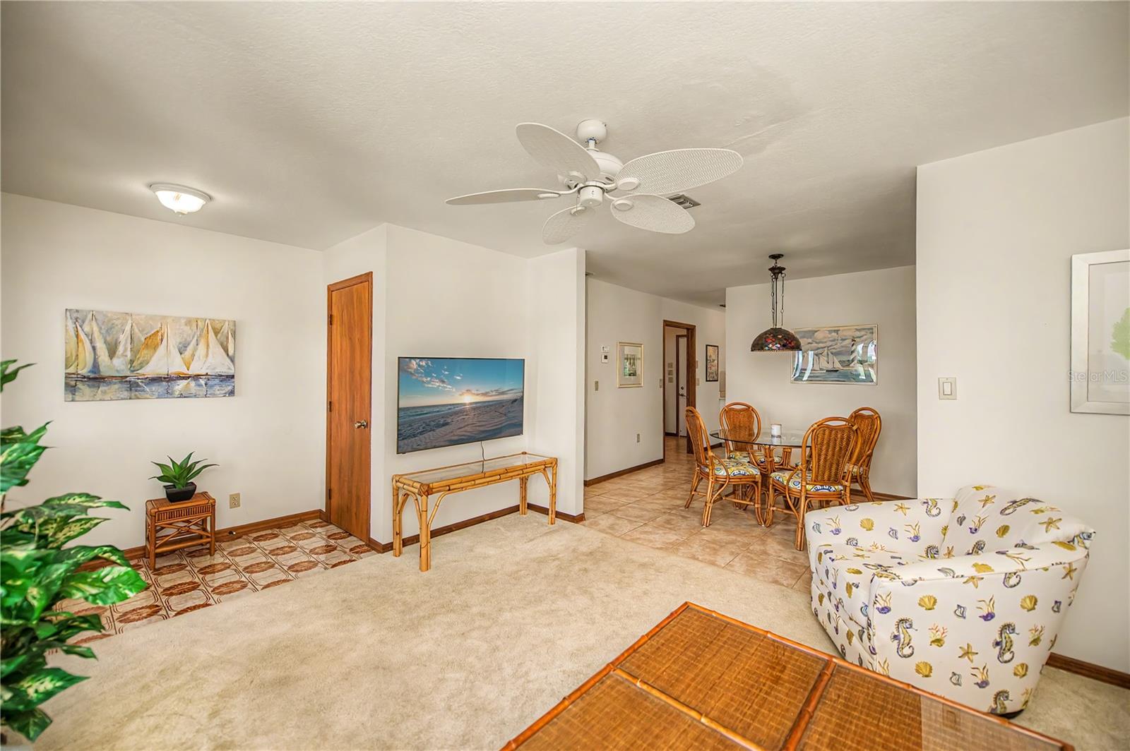Comfortable Open Layout the Spacious living Room Flows Into Dining Area.