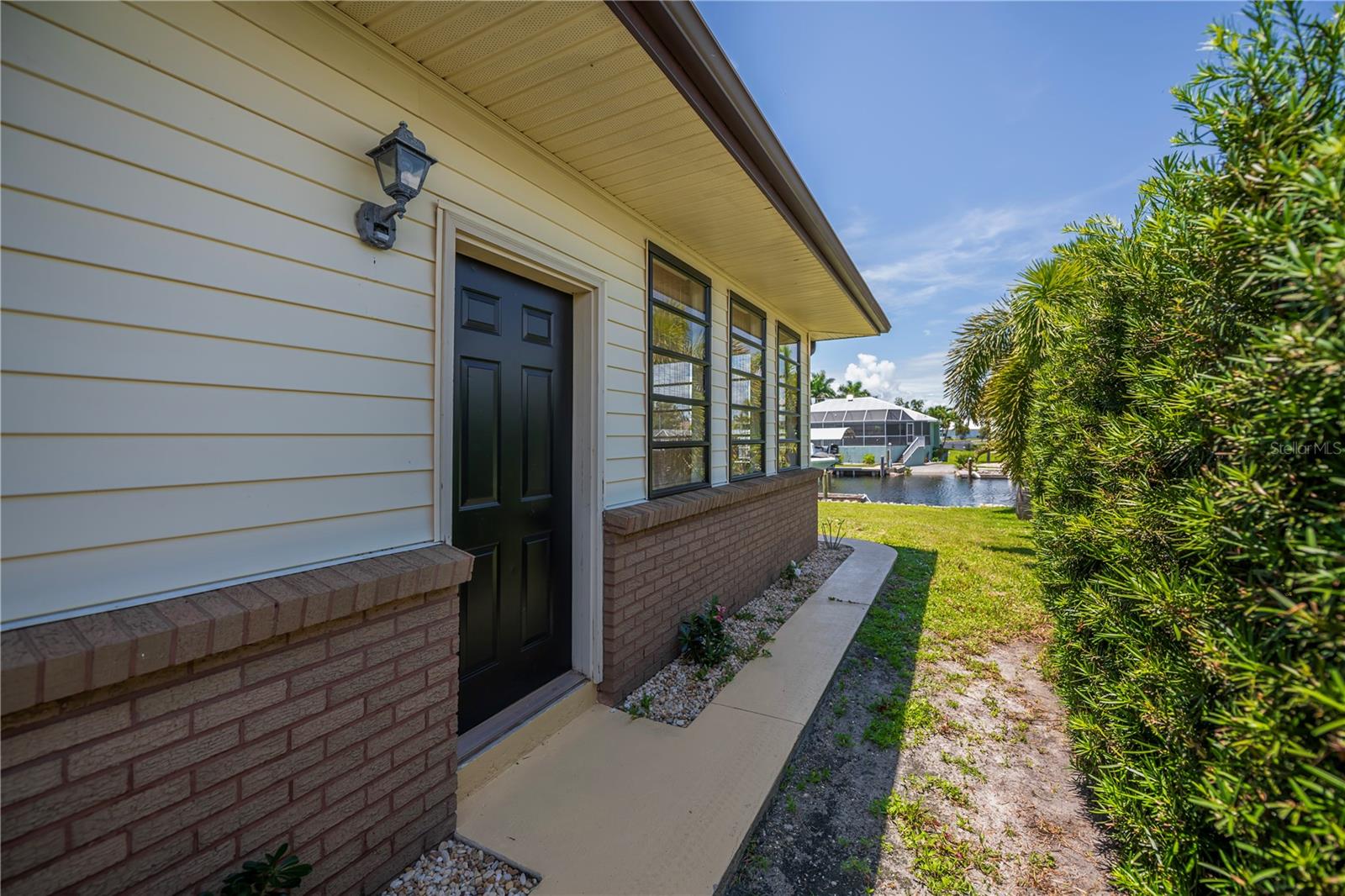 Side Entry Access.