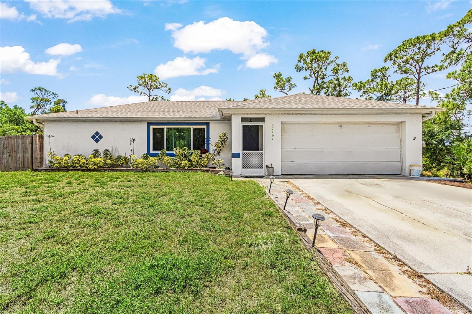 27491 las Lomas Dr