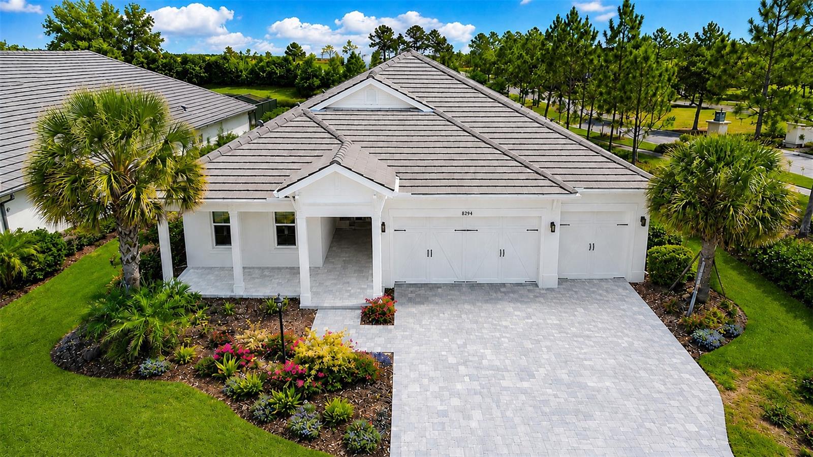 8294 Grande Shores Dr, Sarasota, FL 34240 — photo 2 of 60