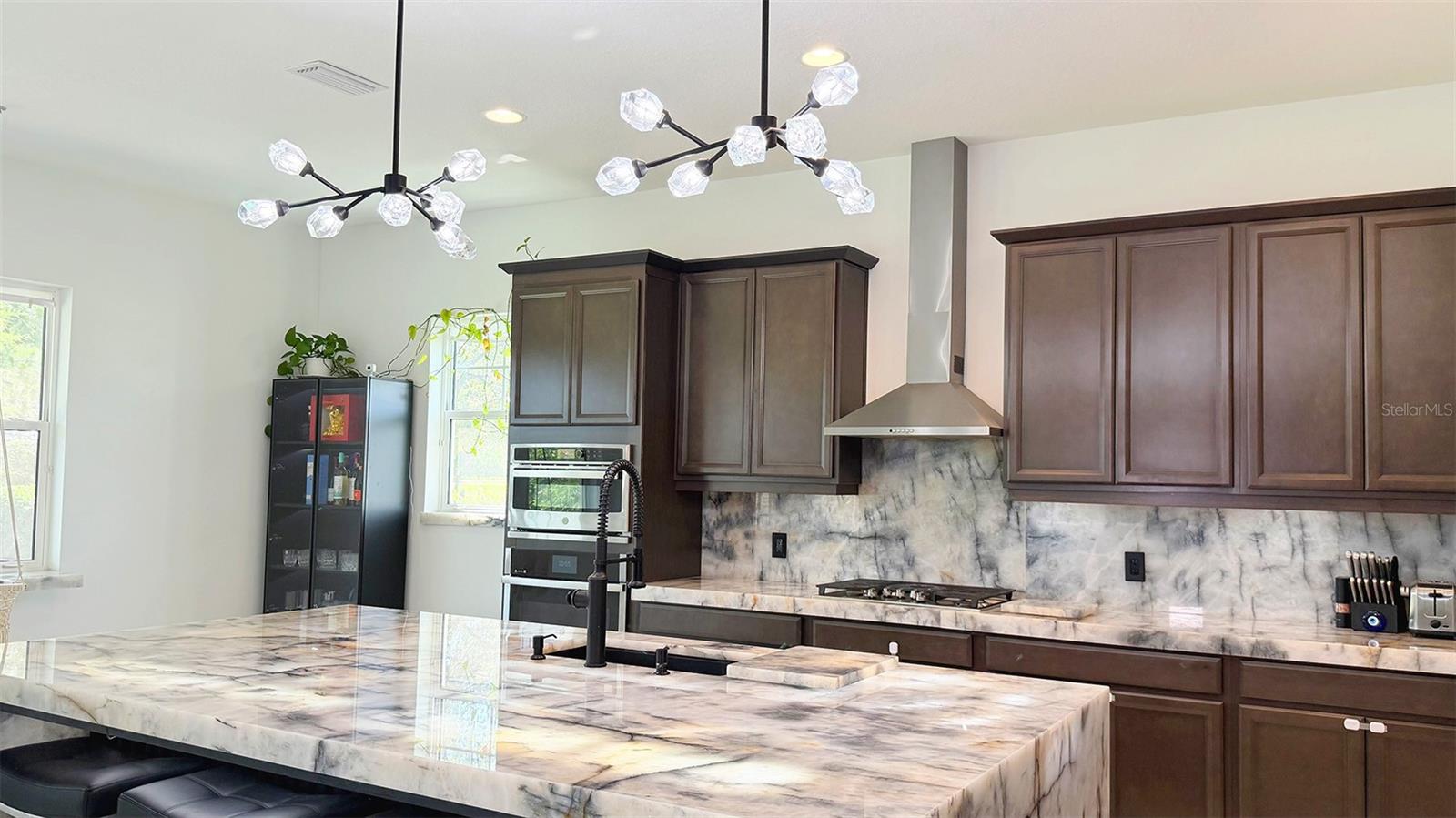 8294 Grande Shores Dr, Sarasota, FL 34240 — photo 14 of 60