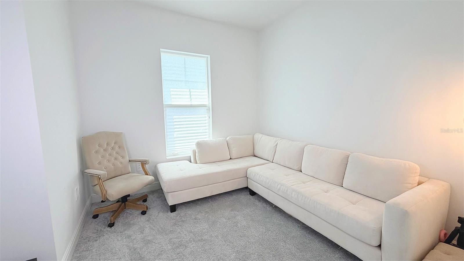 8294 Grande Shores Dr, Sarasota, FL 34240 — photo 18 of 60