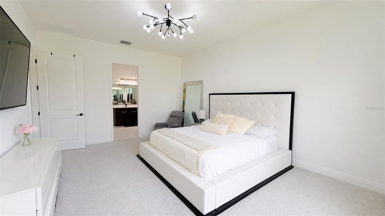8294 Grande Shores Dr, Sarasota, FL 34240 — photo 20 of 60