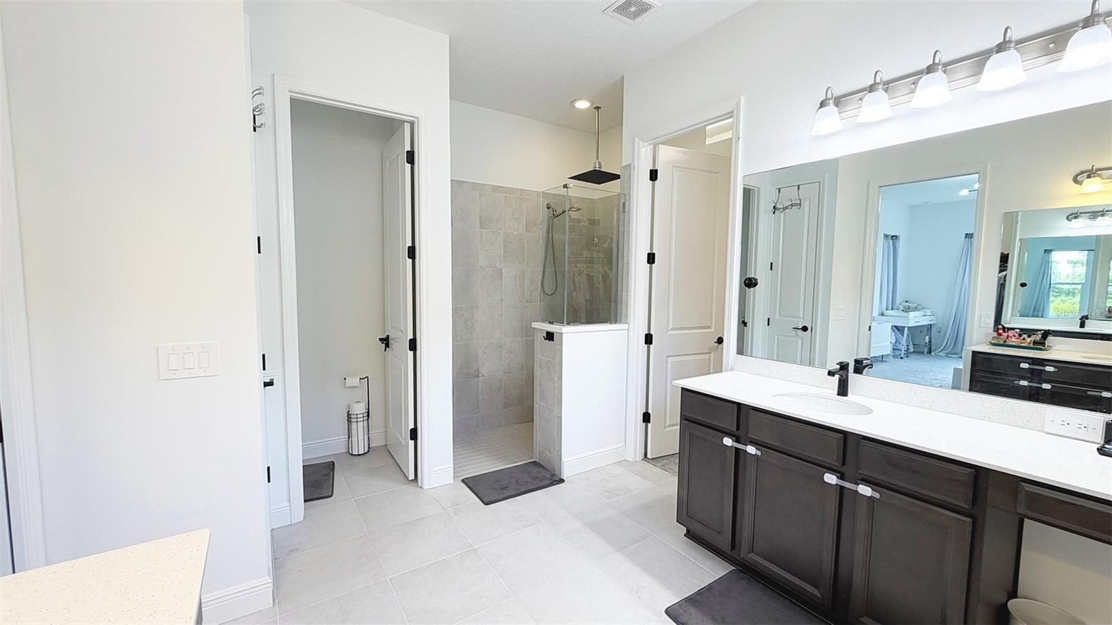 8294 Grande Shores Dr, Sarasota, FL 34240 — photo 22 of 60