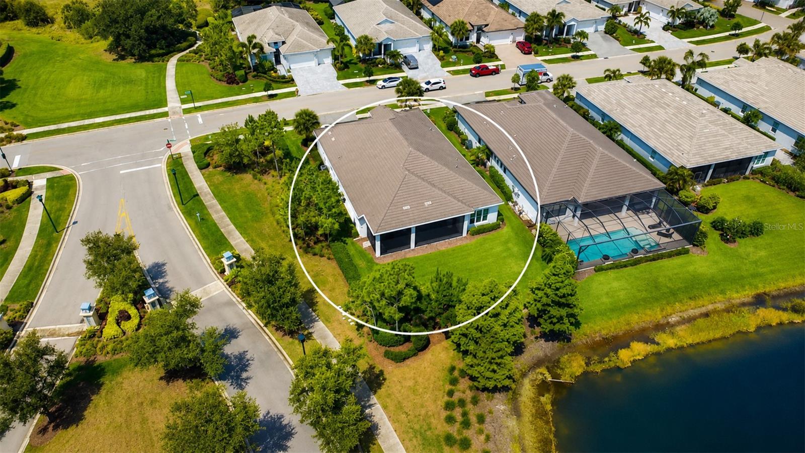8294 Grande Shores Dr, Sarasota, FL 34240 — photo 37 of 60