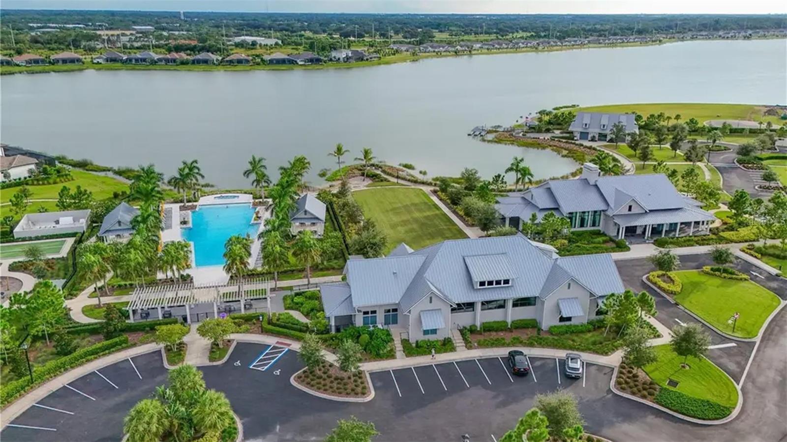 8294 Grande Shores Dr, Sarasota, FL 34240 — photo 38 of 60