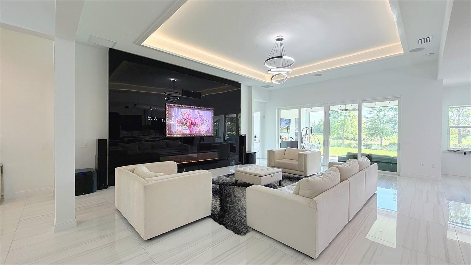 8294 Grande Shores Dr, Sarasota, FL 34240 — photo 10 of 60