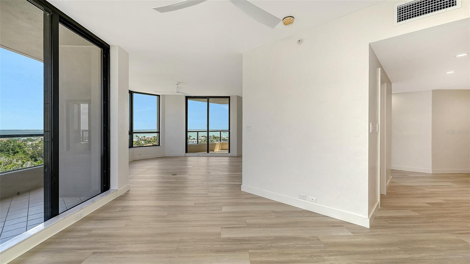 Den/third bedroom