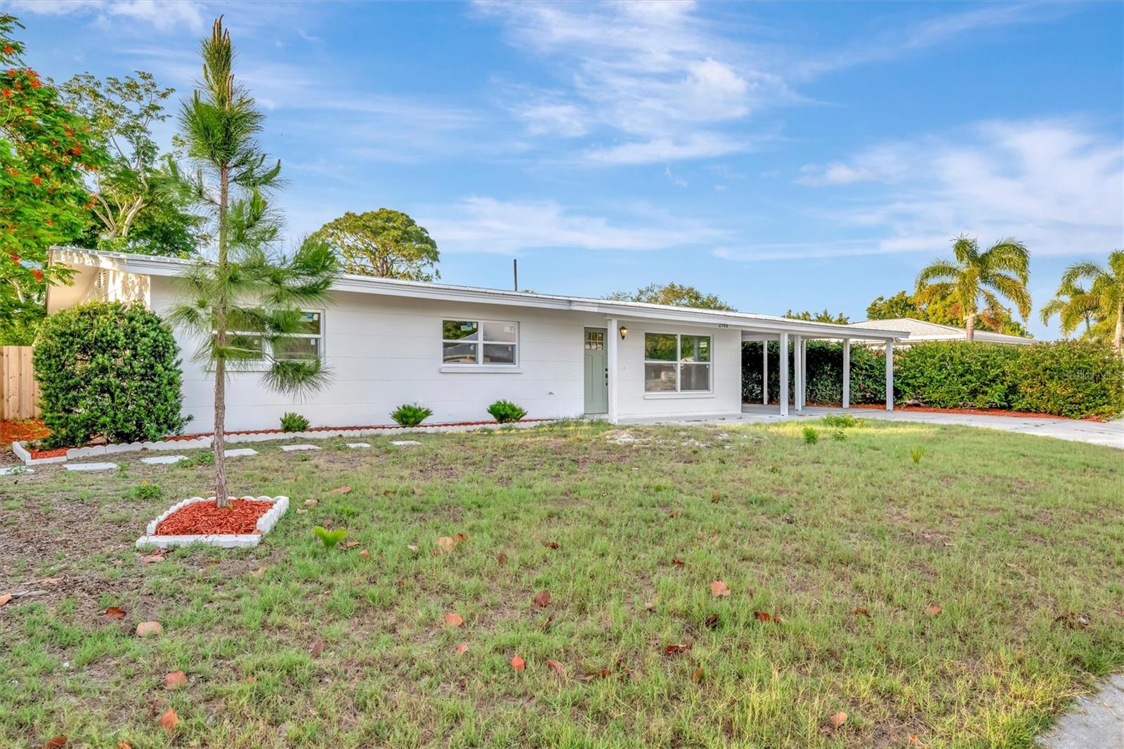 2705 Sunnyside St, Sarasota, FL 34239 — photo 2 of 28