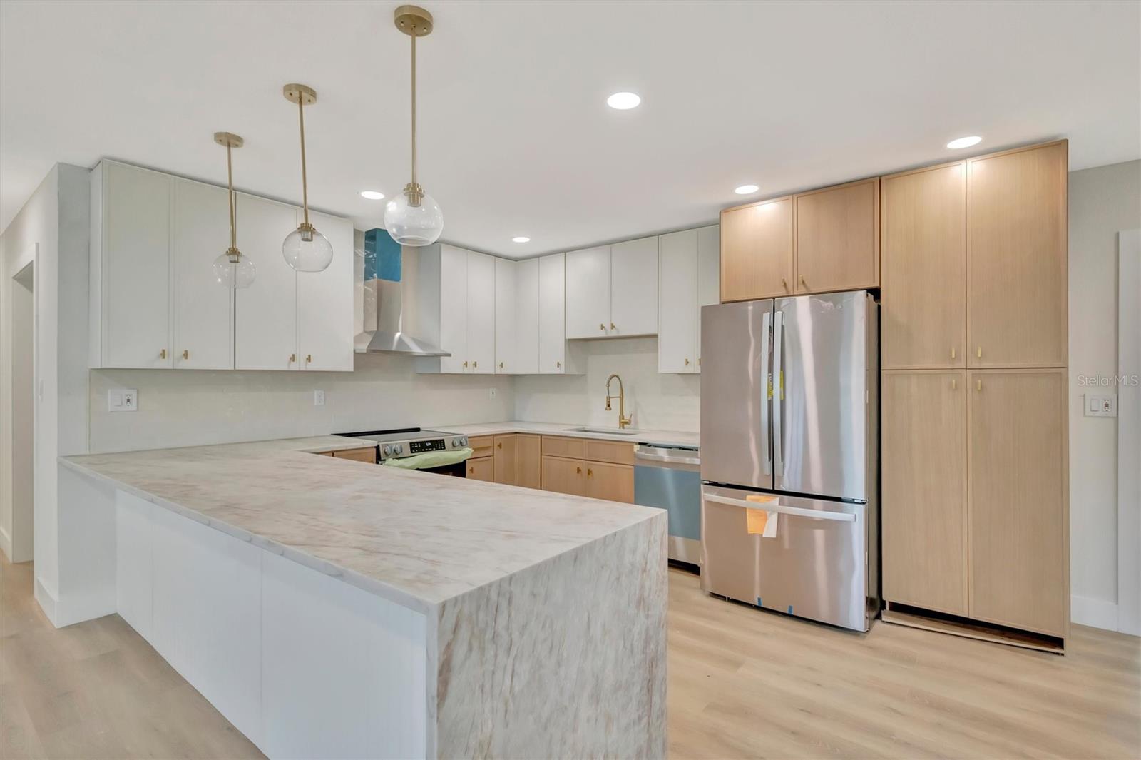 2705 Sunnyside St, Sarasota, FL 34239 — photo 11 of 28