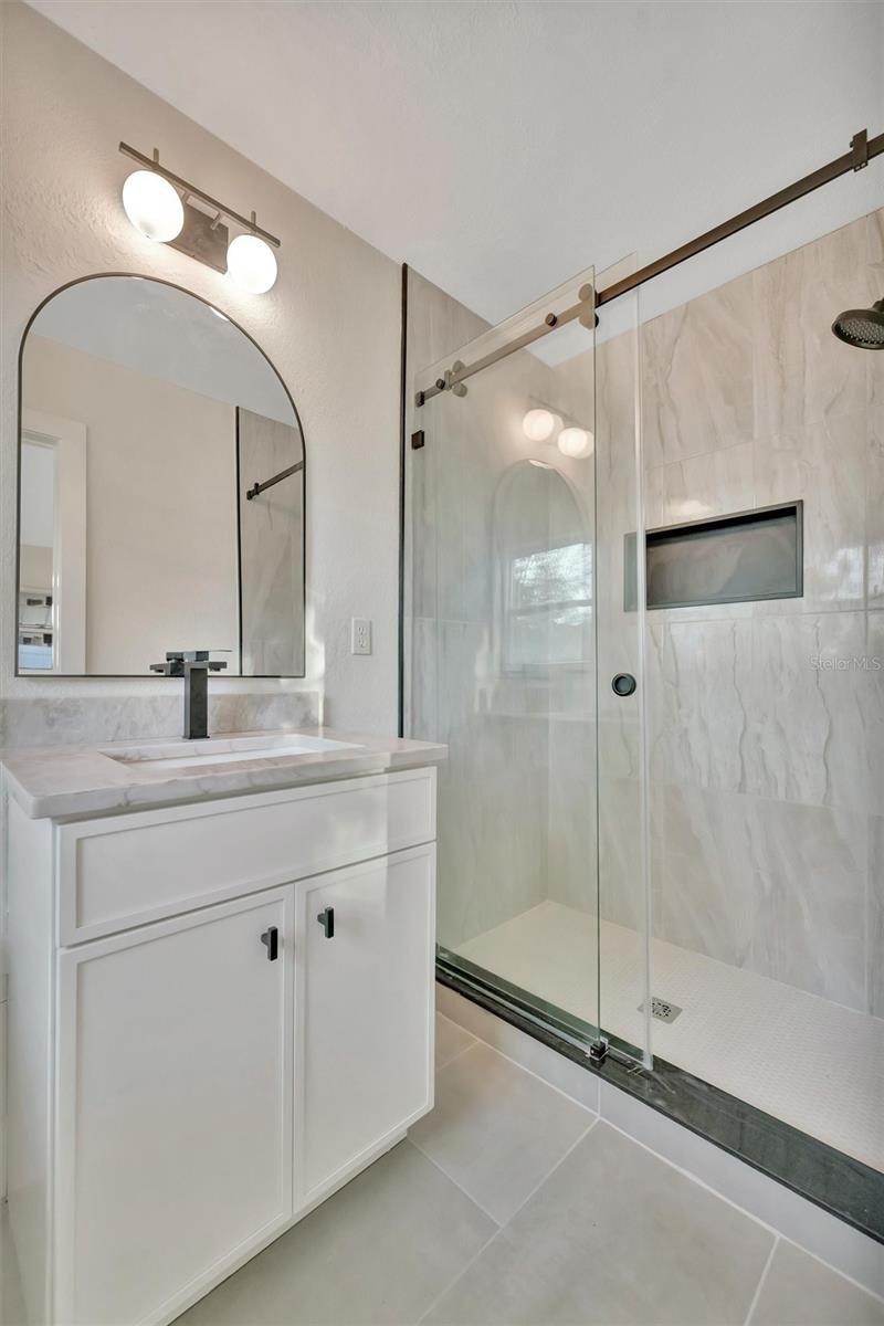 2705 Sunnyside St, Sarasota, FL 34239 — photo 17 of 28