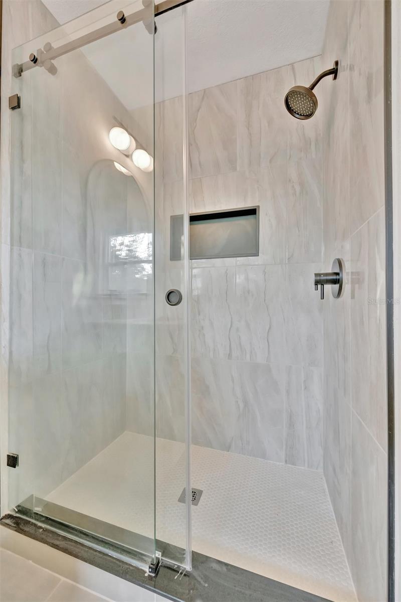 2705 Sunnyside St, Sarasota, FL 34239 — photo 19 of 28